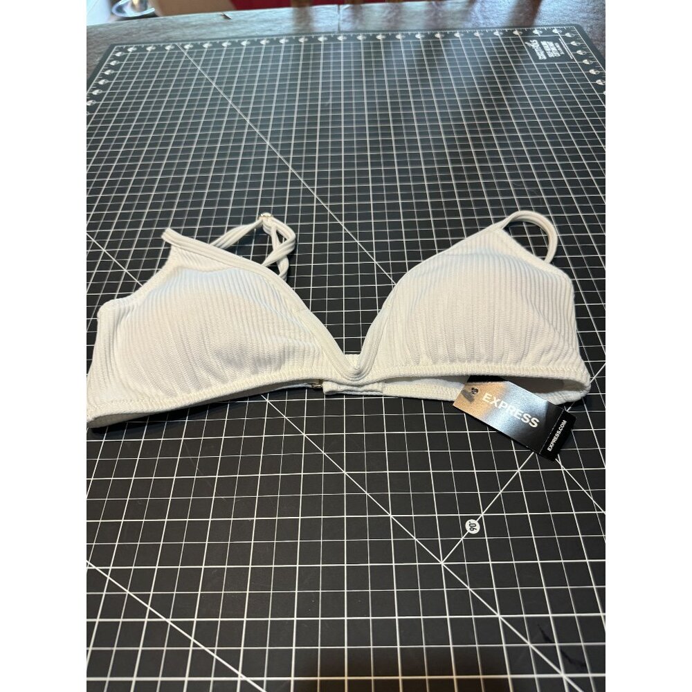 Express White Ribbed Bralette Top Medium Adjustable Straps Padded Cups $39.90